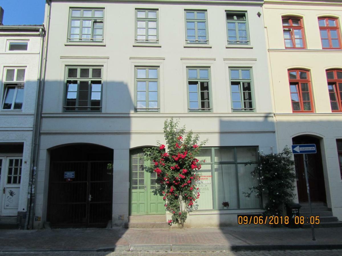 Altstadt Ferienwohnung Wismar Bagian luar foto