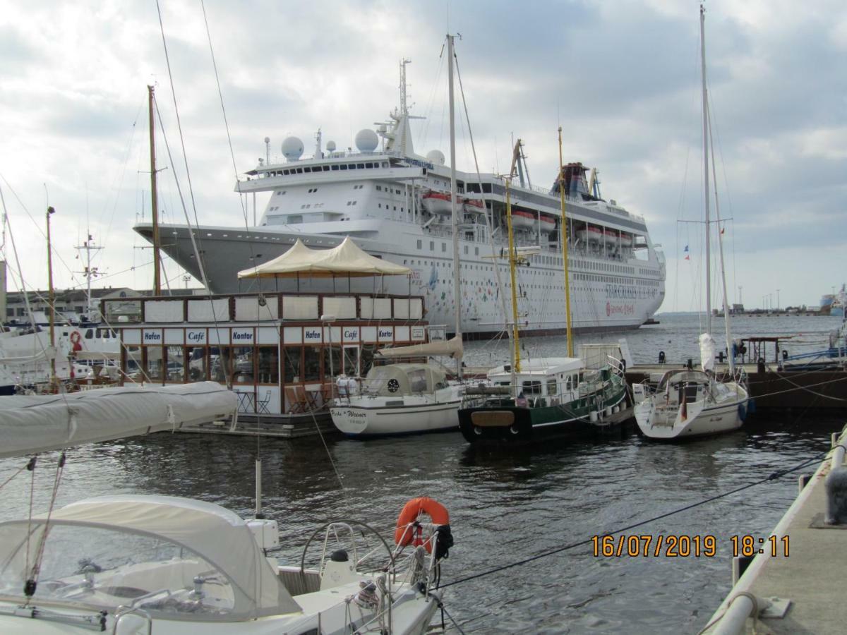 Altstadt Ferienwohnung Wismar Bagian luar foto
